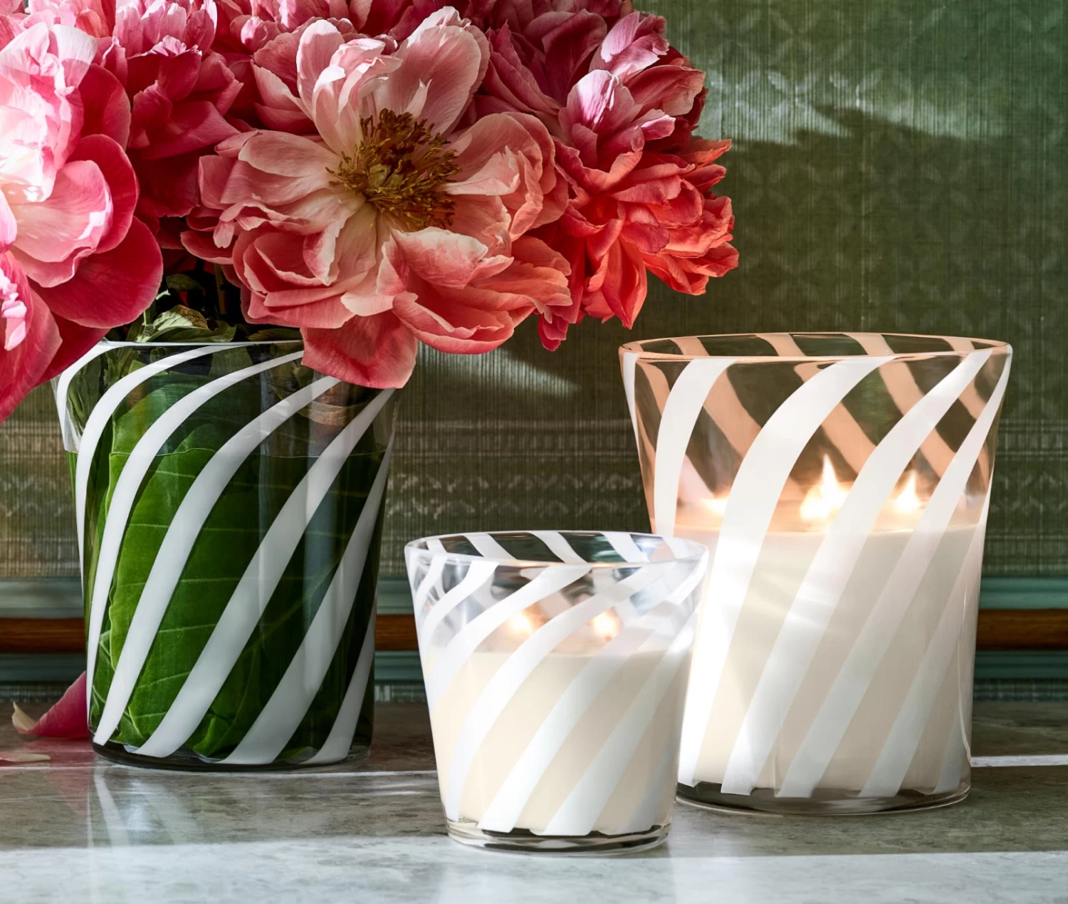 NEST New York X Gray Malin Amalfi Lemon & Mint Deluxe Candle - Image 2